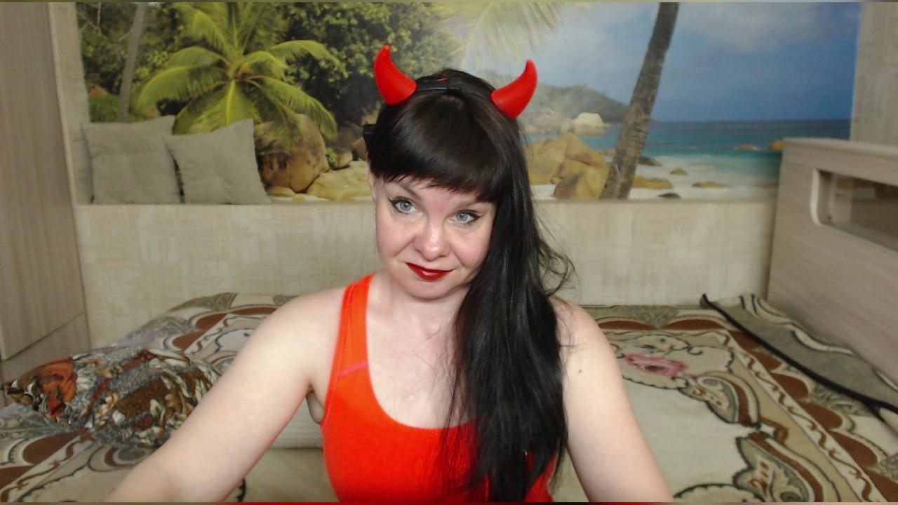 Webcam chat profile for Destinybbb: Bondage & discipline