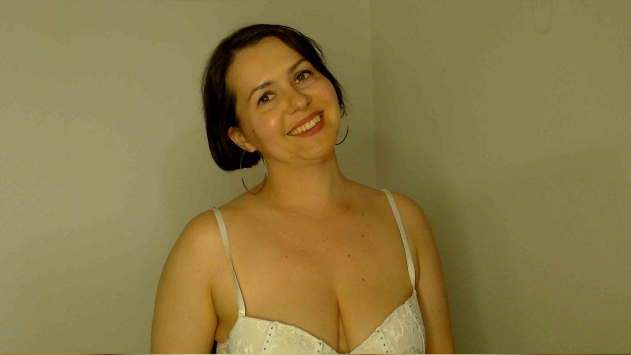 Webcam chat profile for MissShyMira: Outfits