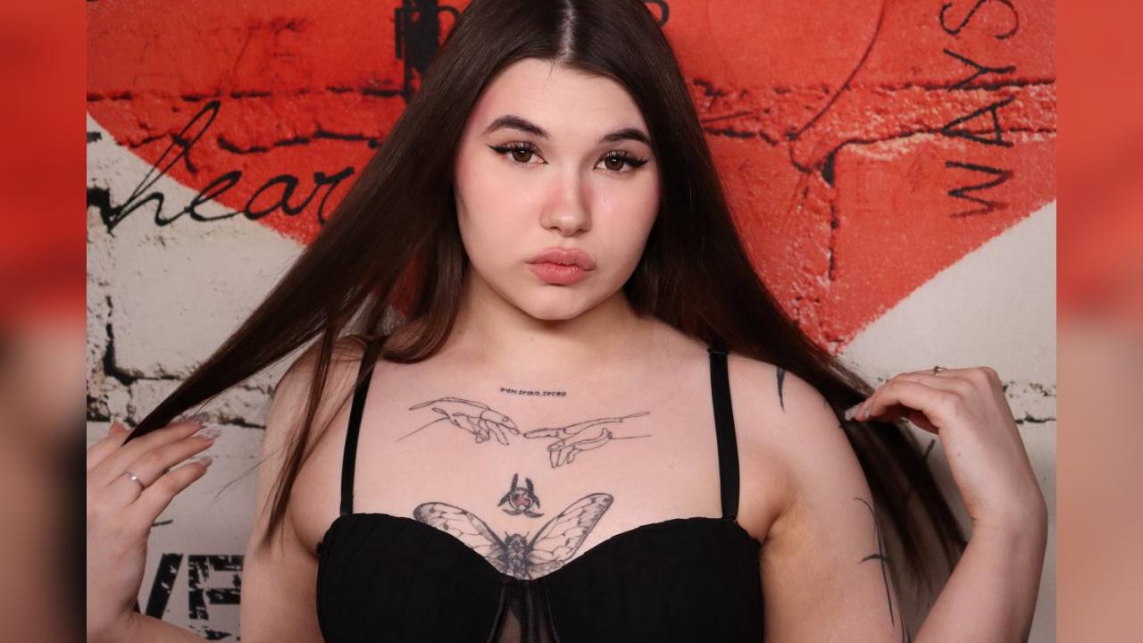 Webcam chat profile for TiaraX: Dominatrix