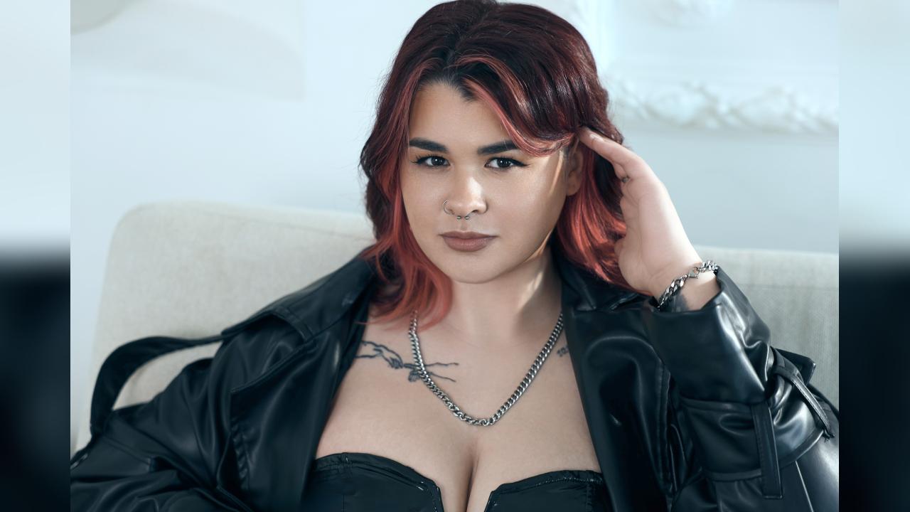 Webcam chat profile for RamonaMorrow