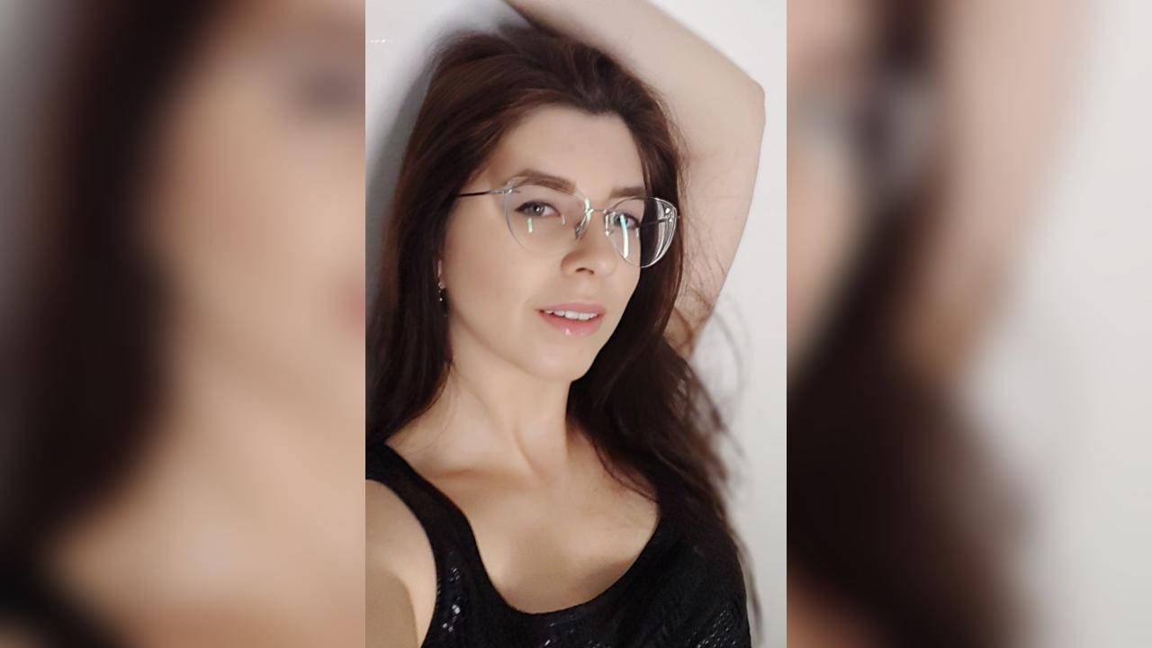 Webcam chat profile for SiaVelvet: Dancing