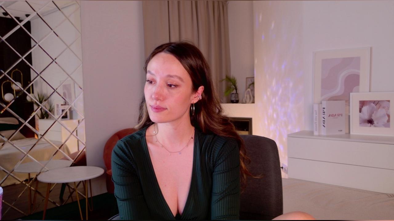Webcam chat profile for AgnesGoddes: Legs, feet & shoes