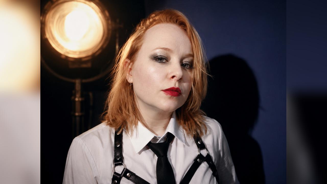 Webcam chat profile for RedFoxMarta: Kissing