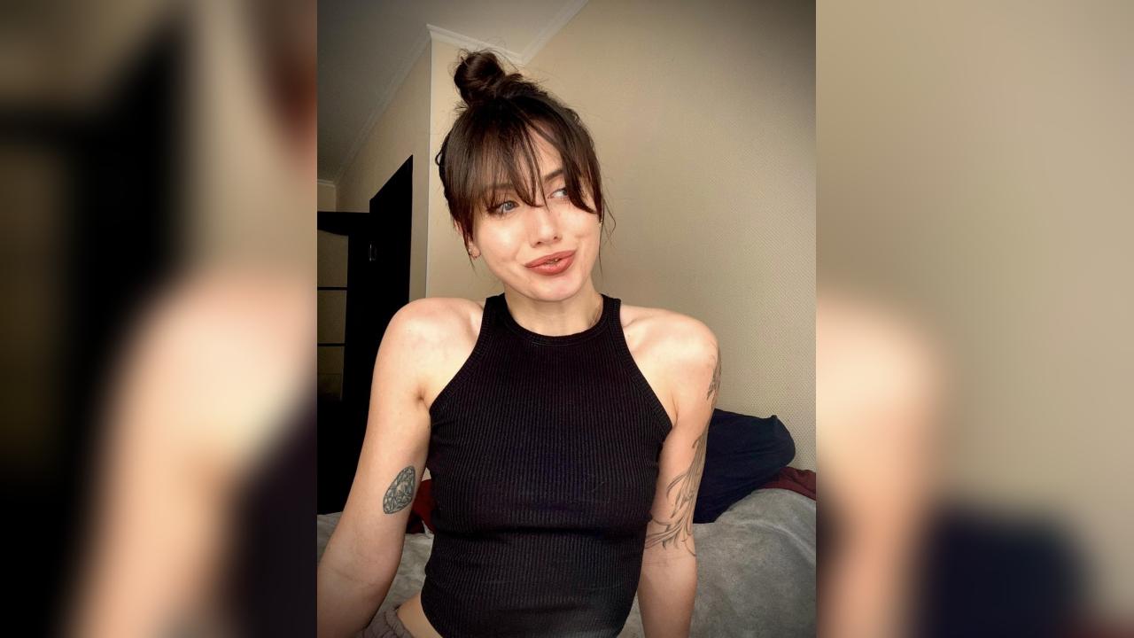 Webcam chat profile for Ressa: Ask about my Hobbies