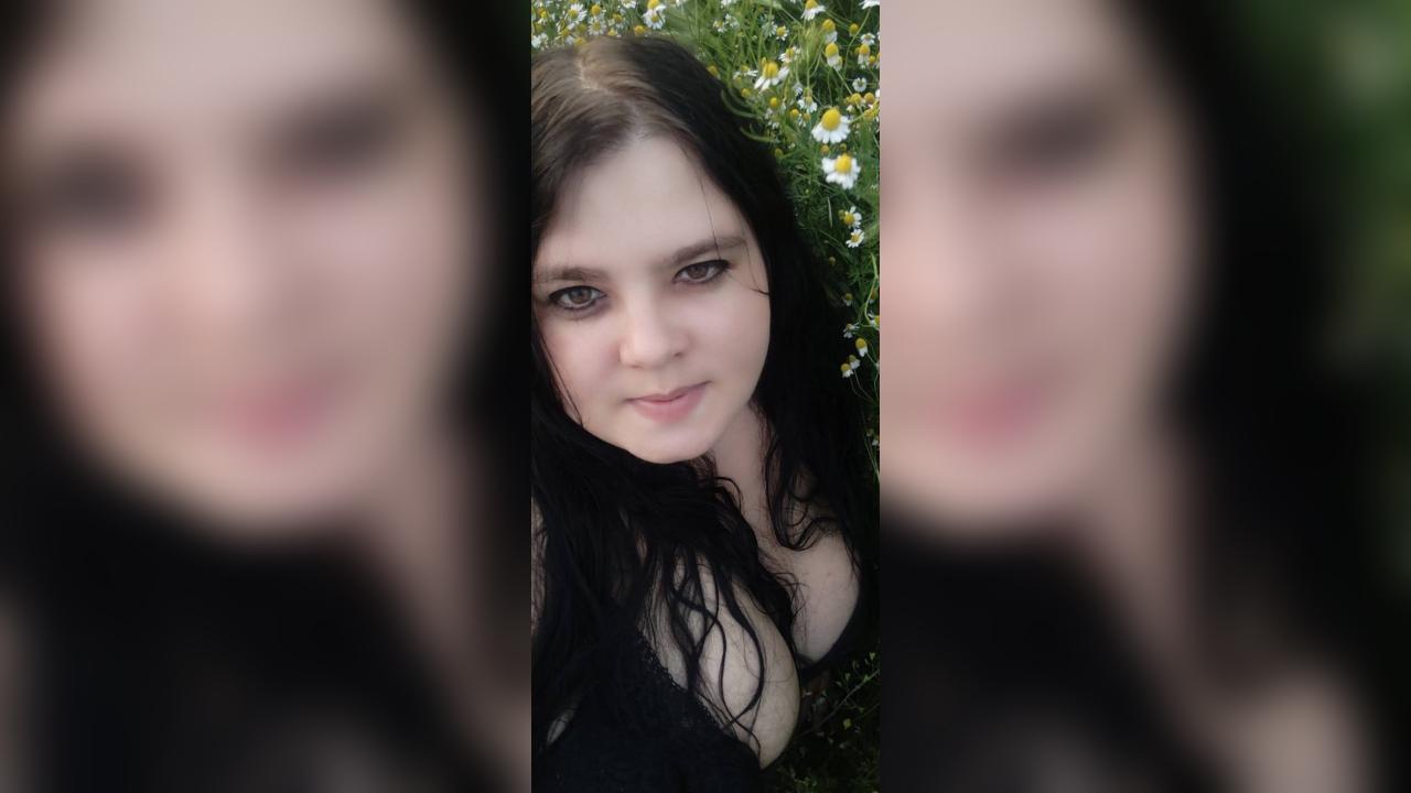 Webcam chat profile for Enorielle: Ask about my Hobbies