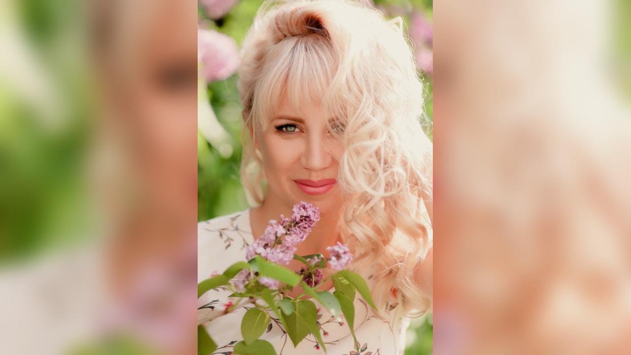 Webcam chat profile for LadyElyaWhisp: Sports
