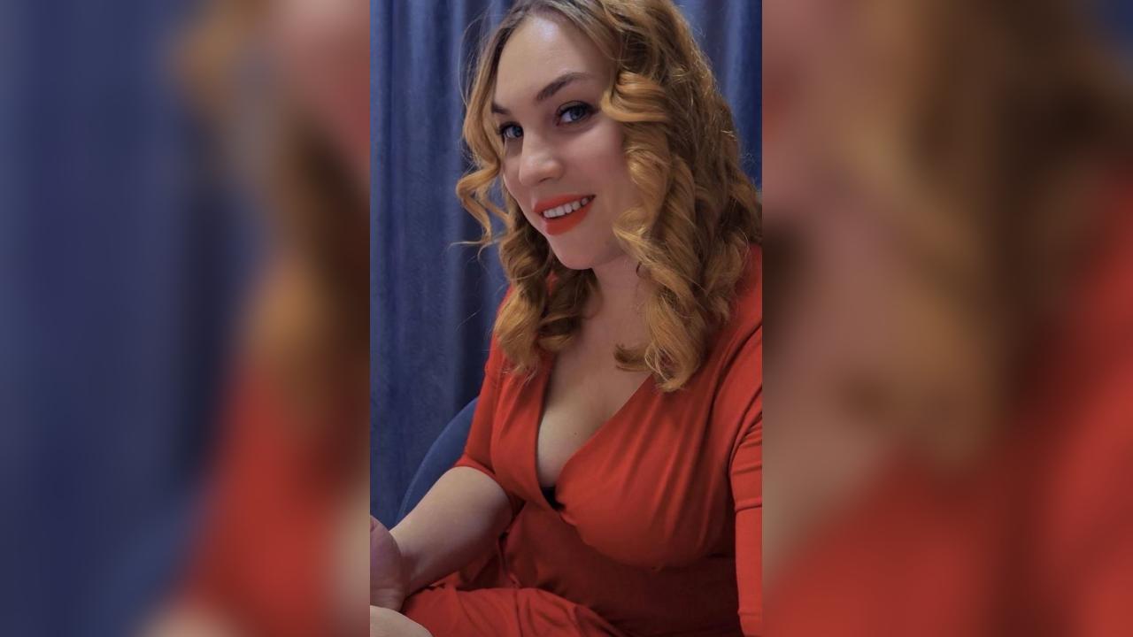 Webcam chat profile for Miraxelle: Outfits