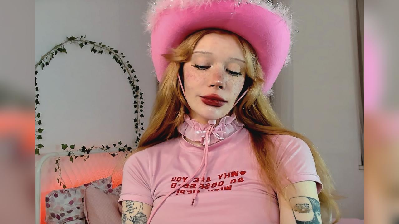 Webcam chat profile for SweetMell: Leather