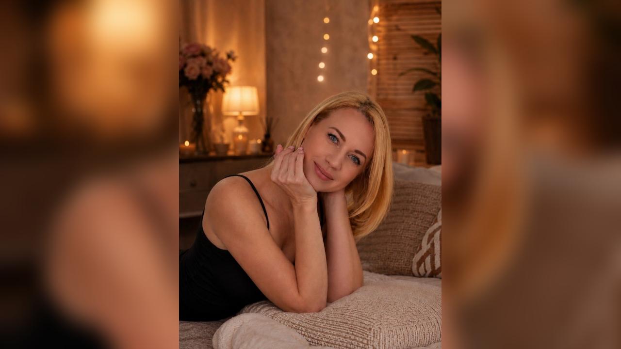 Webcam chat profile for LadyElyaWhisp: Sports
