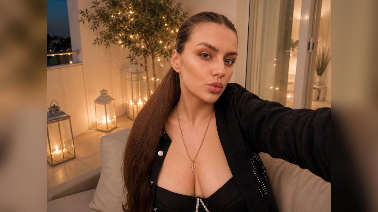 Webcam chat profile for Mirenya: Ask about my Hobbies