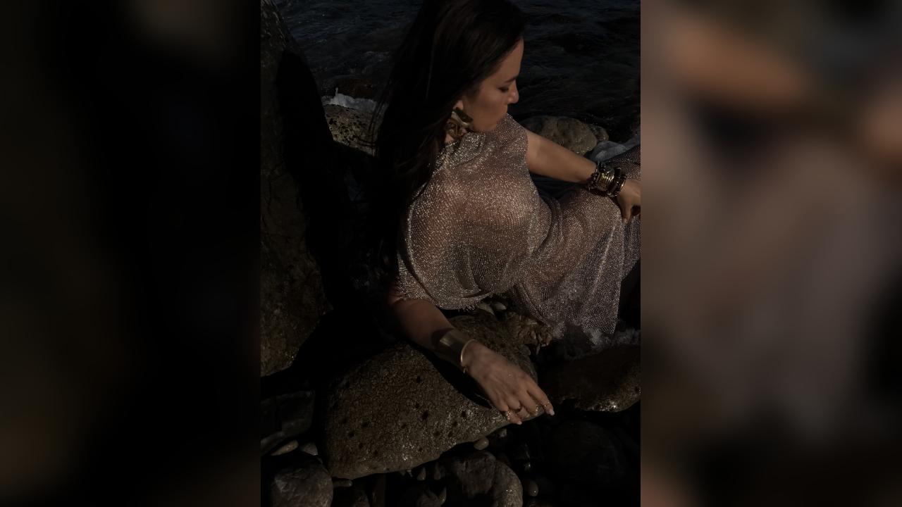 Webcam chat profile for ViviBelle: Travel