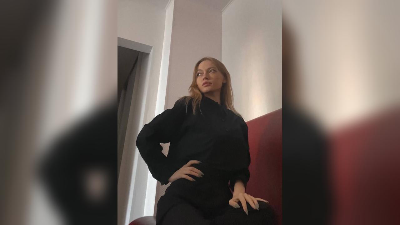 Webcam chat profile for RiriMiri: Outfits