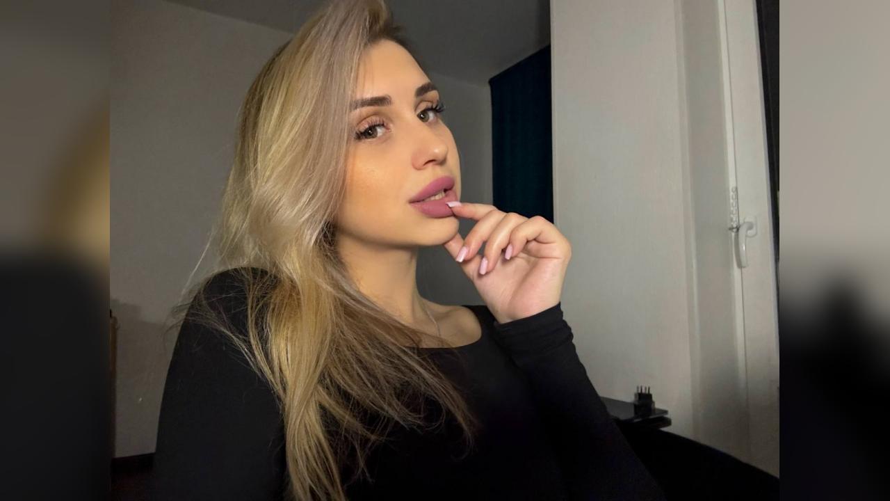 Webcam chat profile for ShadowLady: Dancing