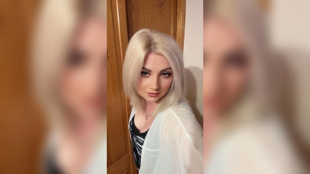 Webcam chat profile for VelvettKiss