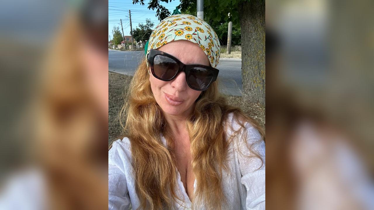 Webcam chat profile for AureliaHots: Outfits