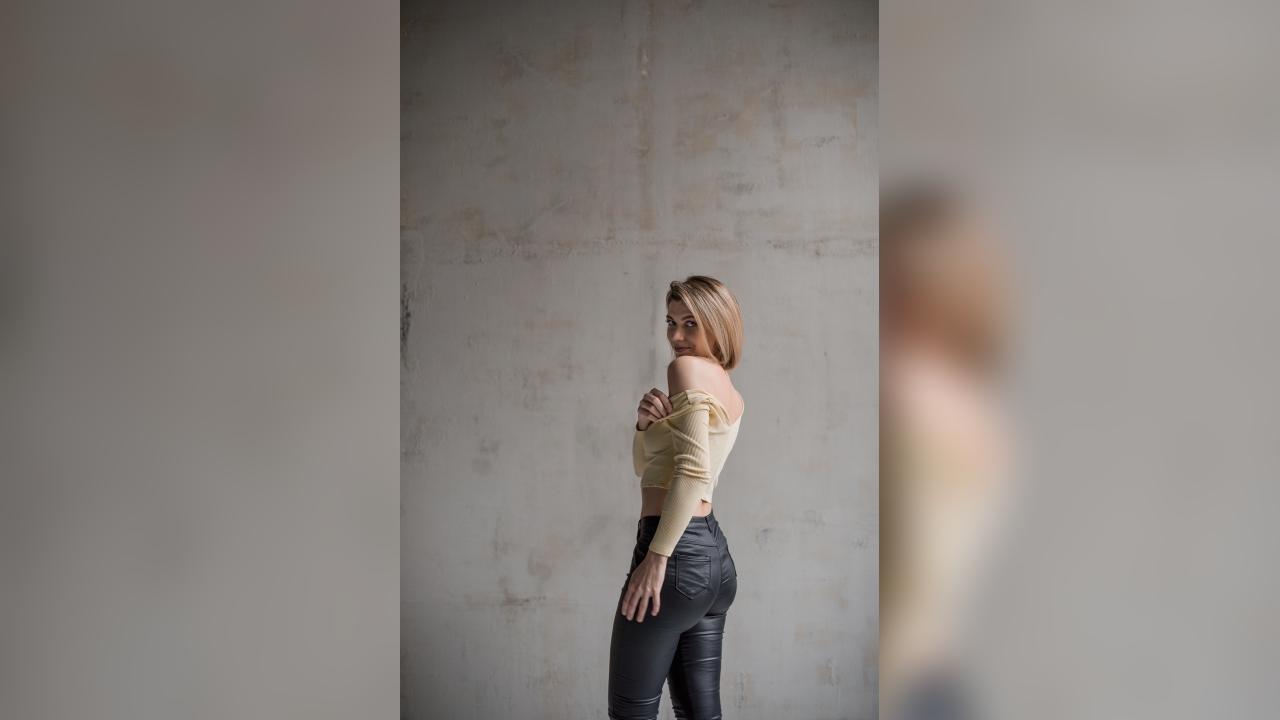 Webcam chat profile for MimiGrace: Dancing