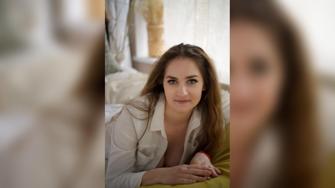 Webcam chat profile for Vivella: Ask about my Hobbies