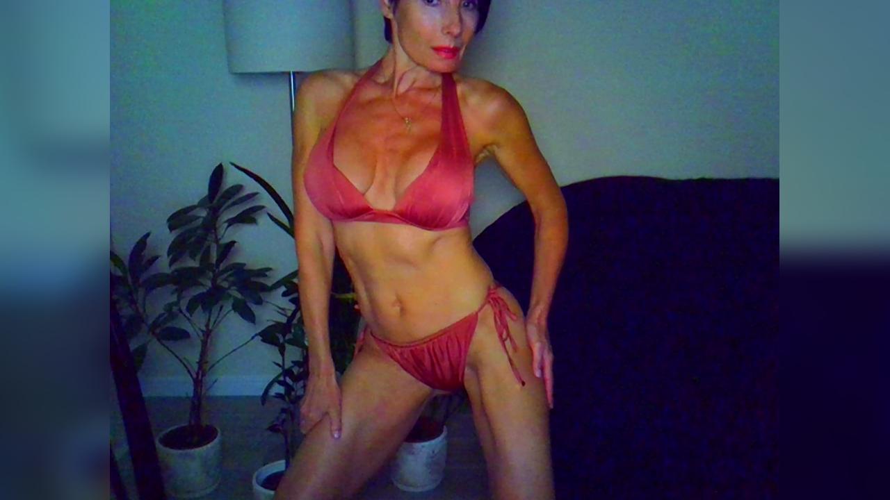 Webcam chat profile for AdorableAnna: Legs, feet & shoes