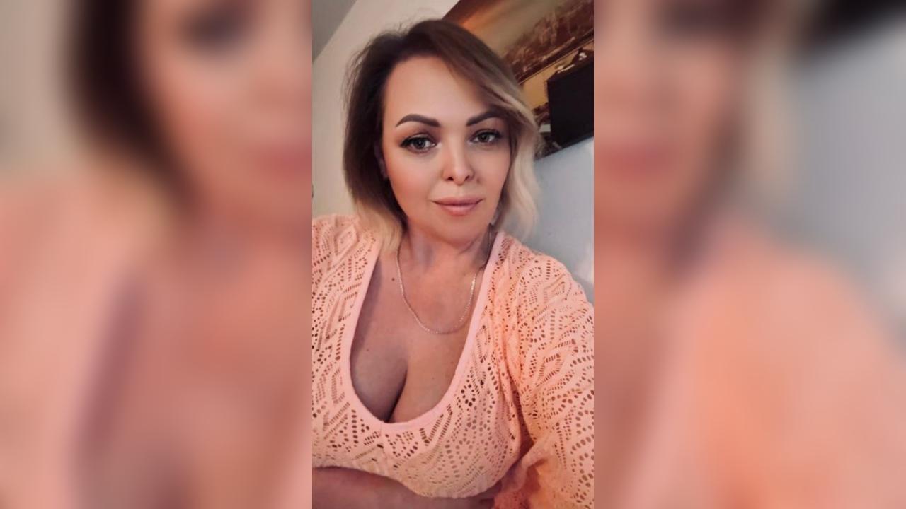 Webcam chat profile for BellaKiss
