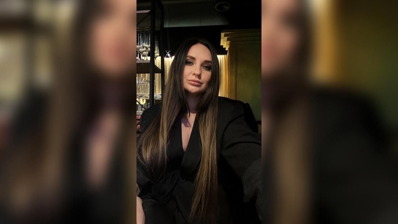 Webcam chat profile for JuliaMersedes: Legs, feet & shoes