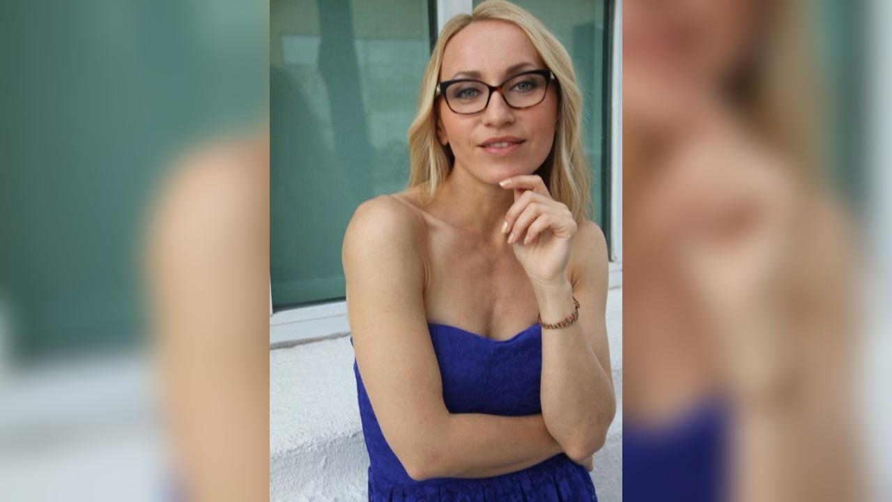 Webcam chat profile for Alicia3: Exercise