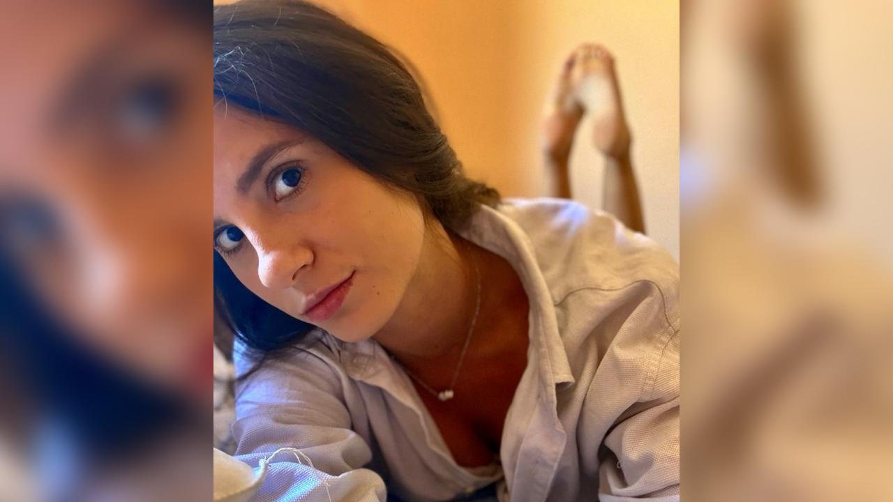 Webcam chat profile for MiaPrestigo: Dancing