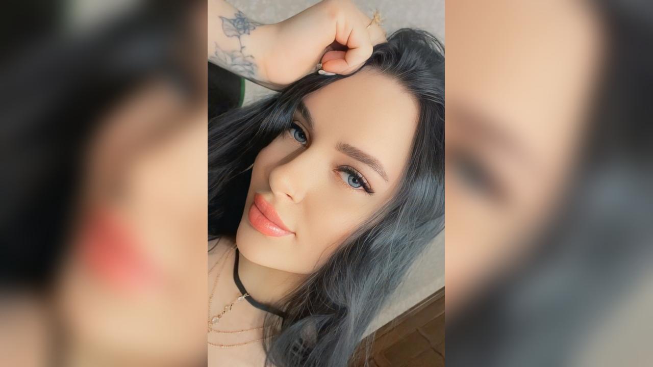 Webcam chat profile for JessieNice: Kissing