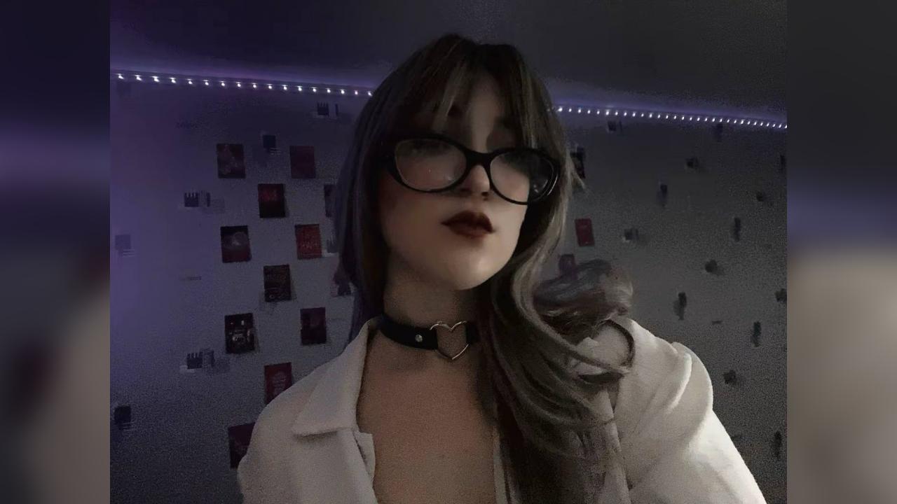 Webcam chat profile for KatelineBlake: Legs, feet & shoes