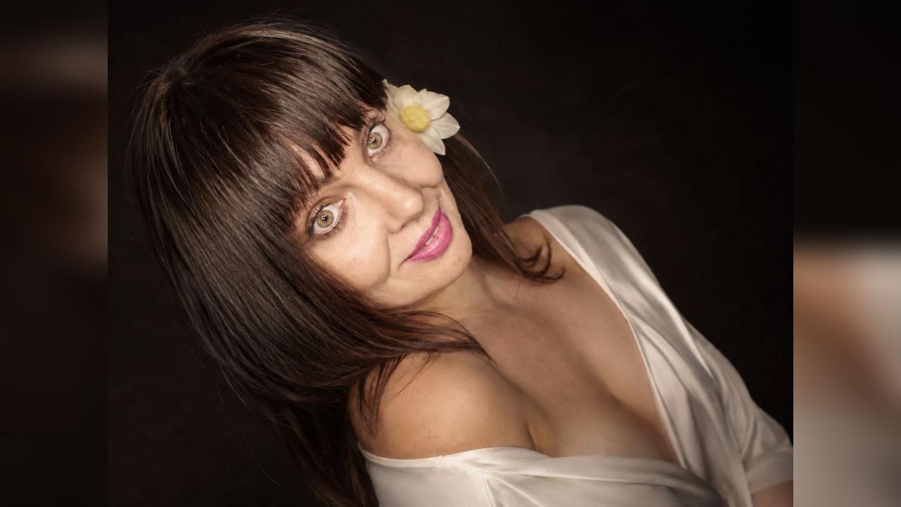 Webcam chat profile for AureliaLunit: Ask about my Hobbies