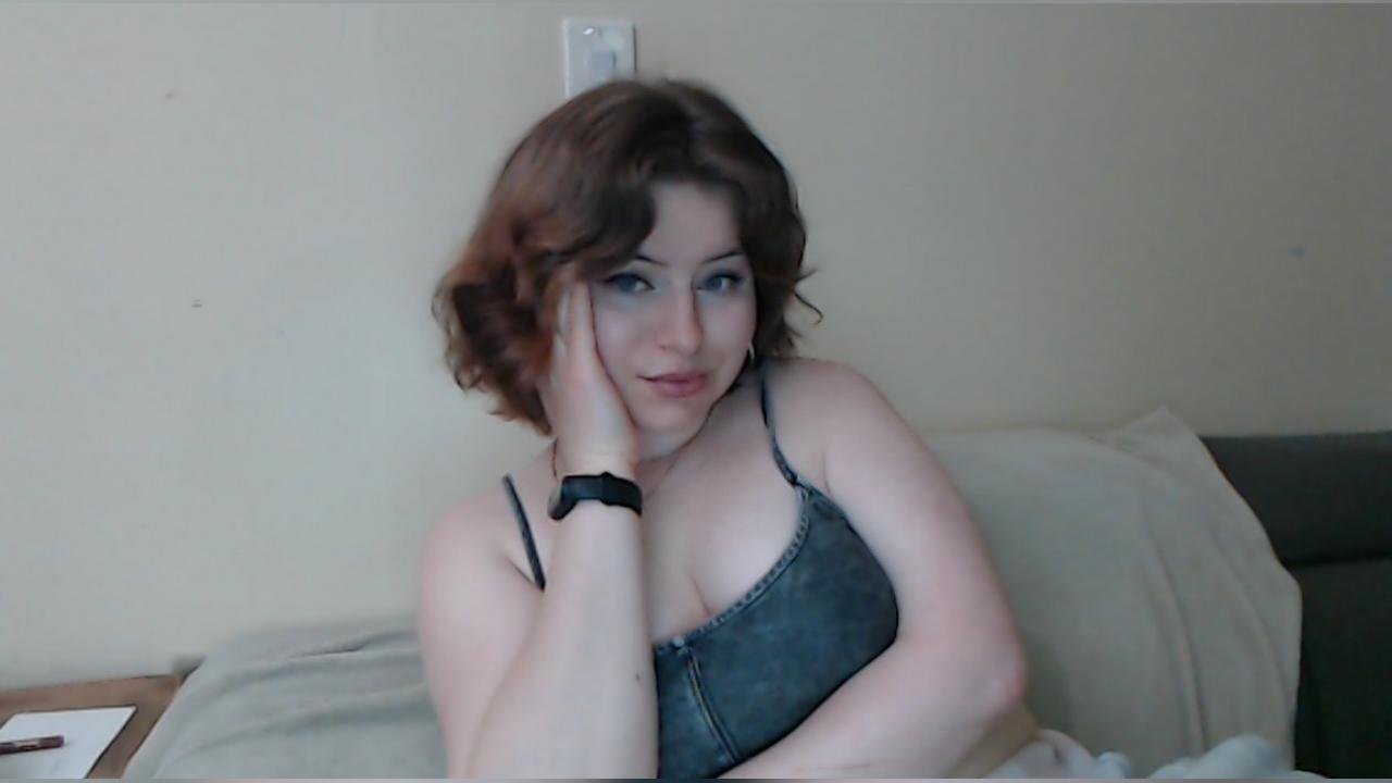 Webcam chat profile for CaramelSelma: Leather