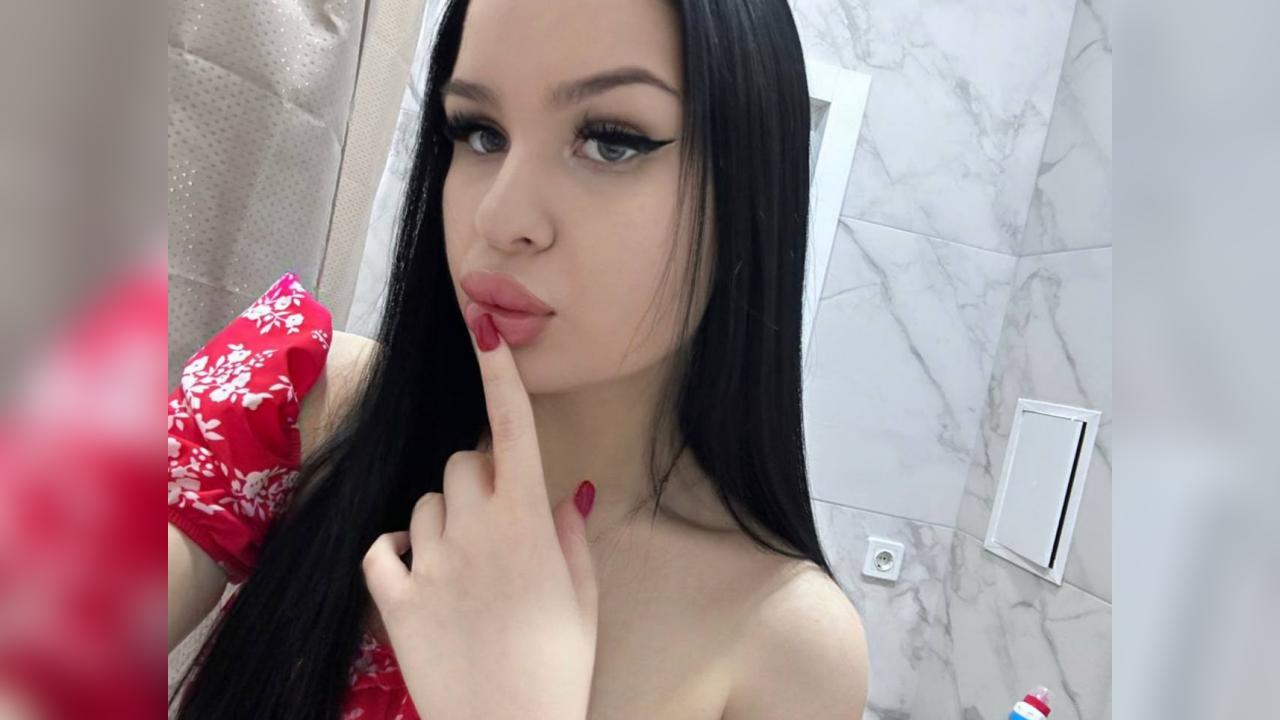 Webcam chat profile for MayaRaya