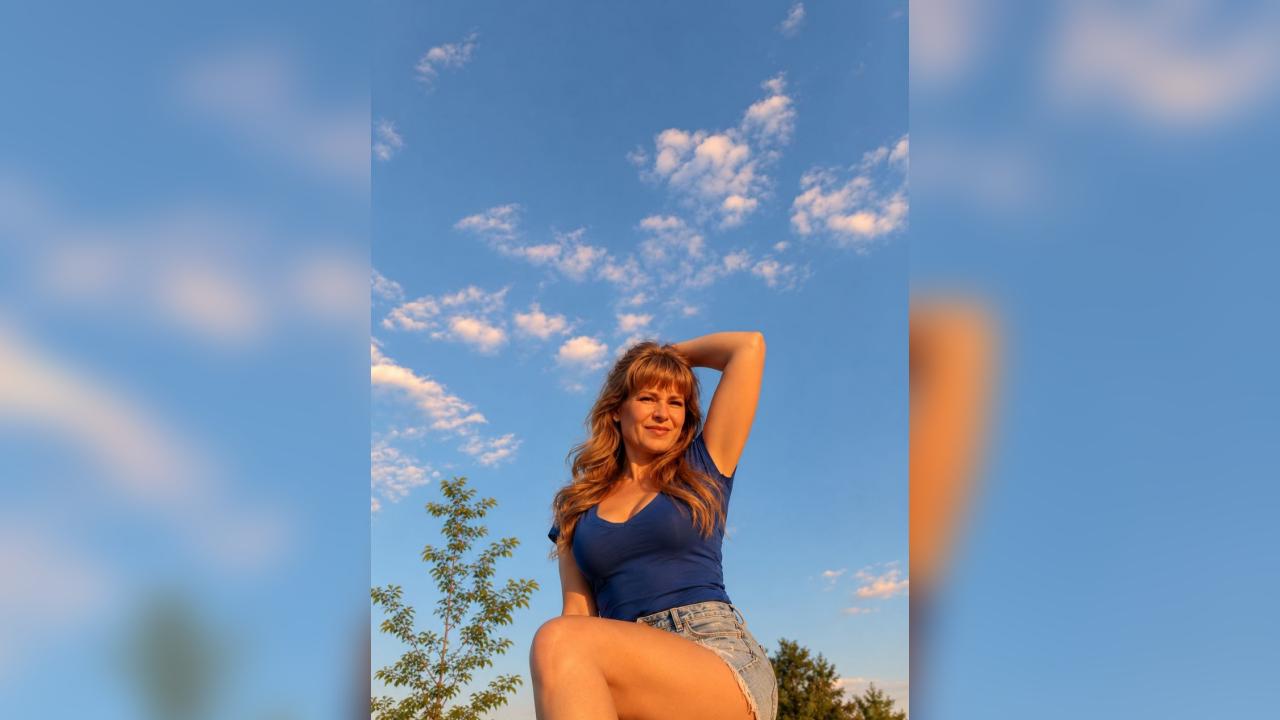 Webcam chat profile for Tersia: Ask about my Hobbies