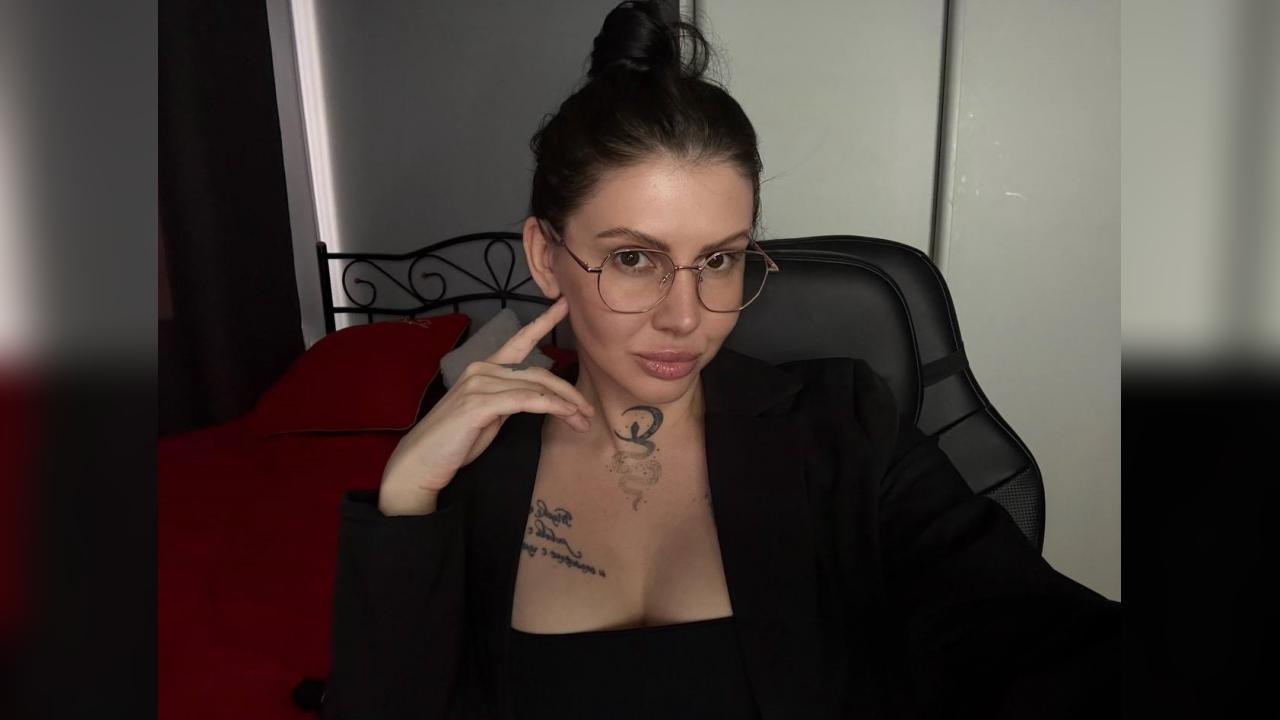 Webcam chat profile for PolliNata: Dominatrix