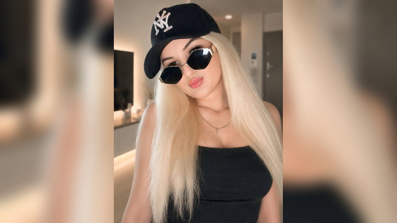 Webcam chat profile for AngelHoney: Ask about my Hobbies