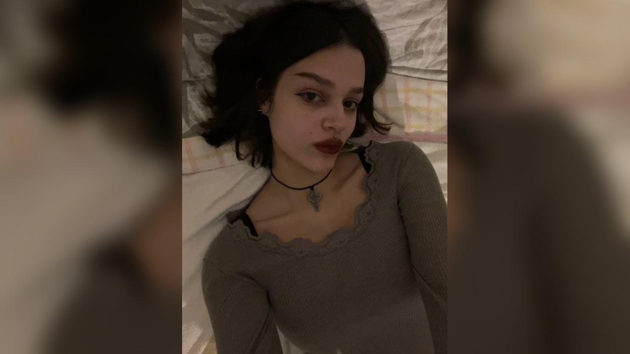 Webcam chat profile for Zinnara: Ask about my Hobbies