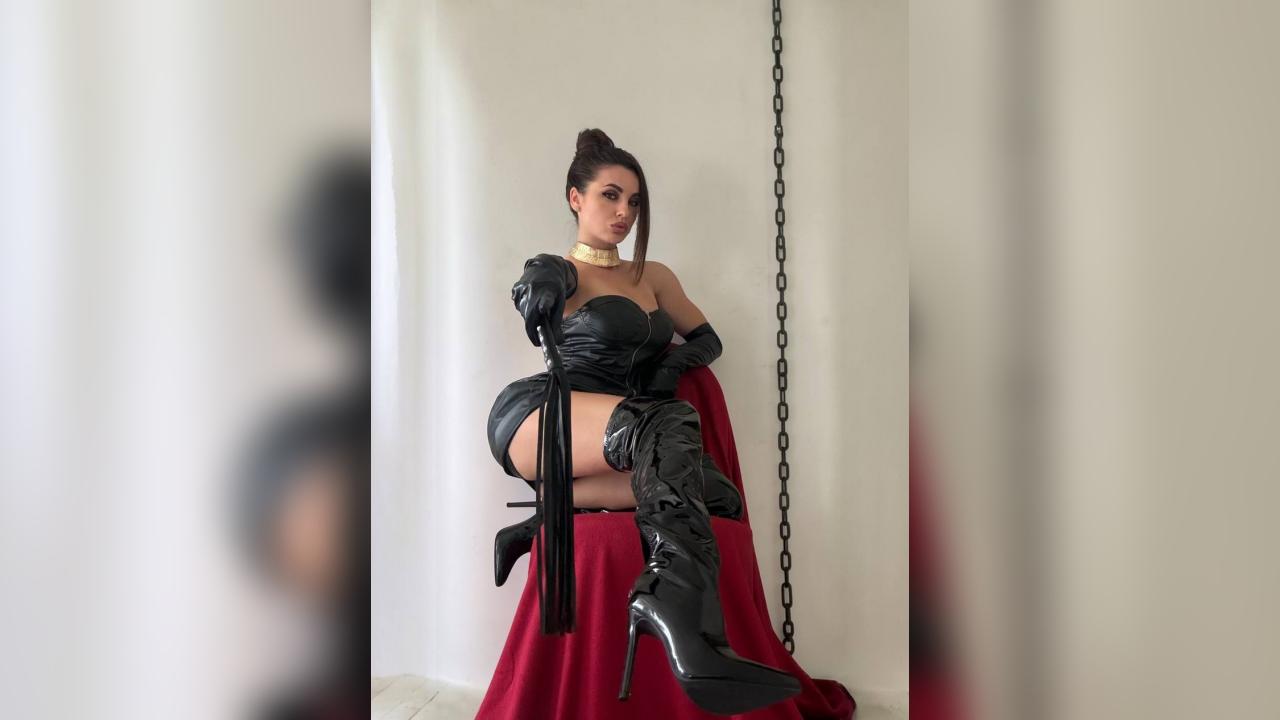 Webcam chat profile for JuliannaSportiv: Bondage & discipline