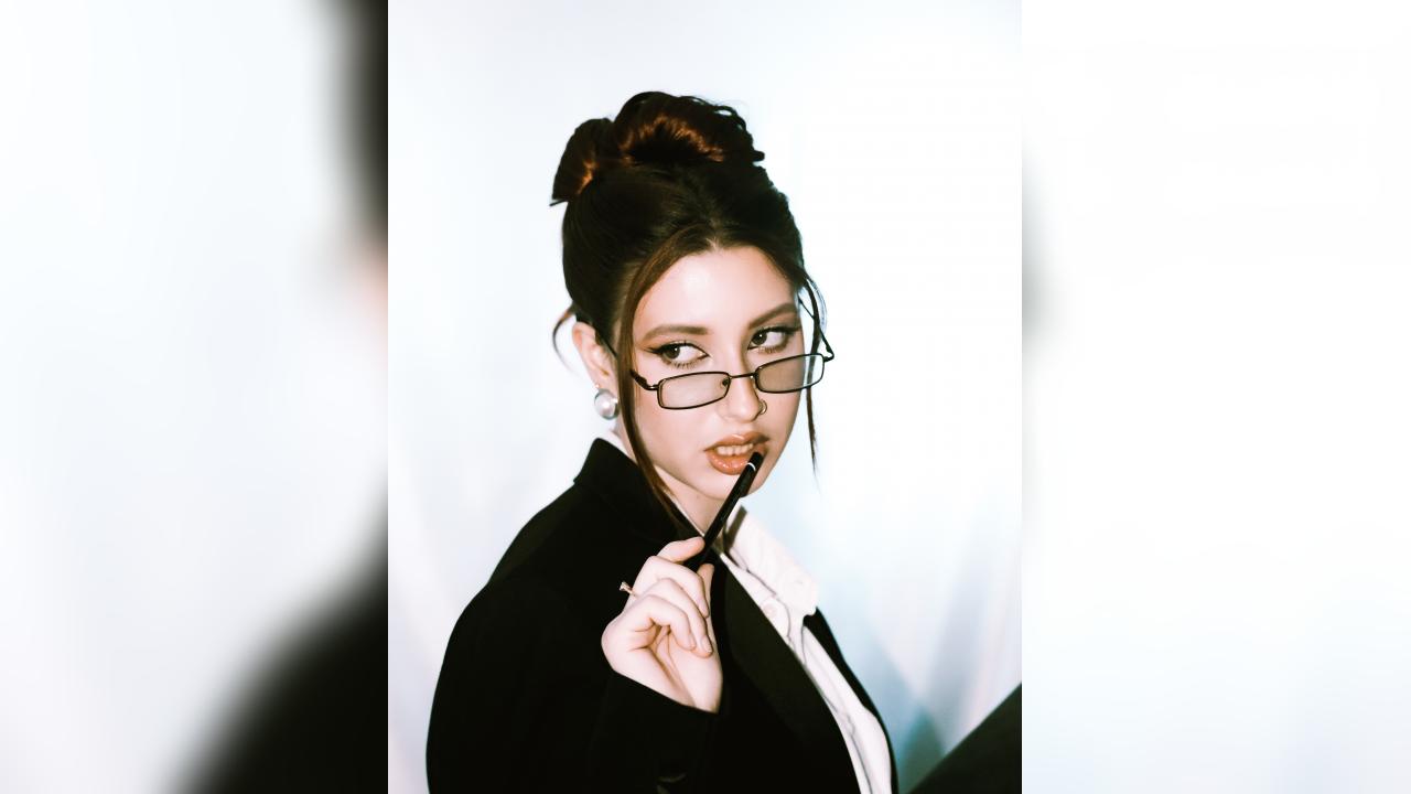 Webcam chat profile for hallucinationXX: Dominatrix
