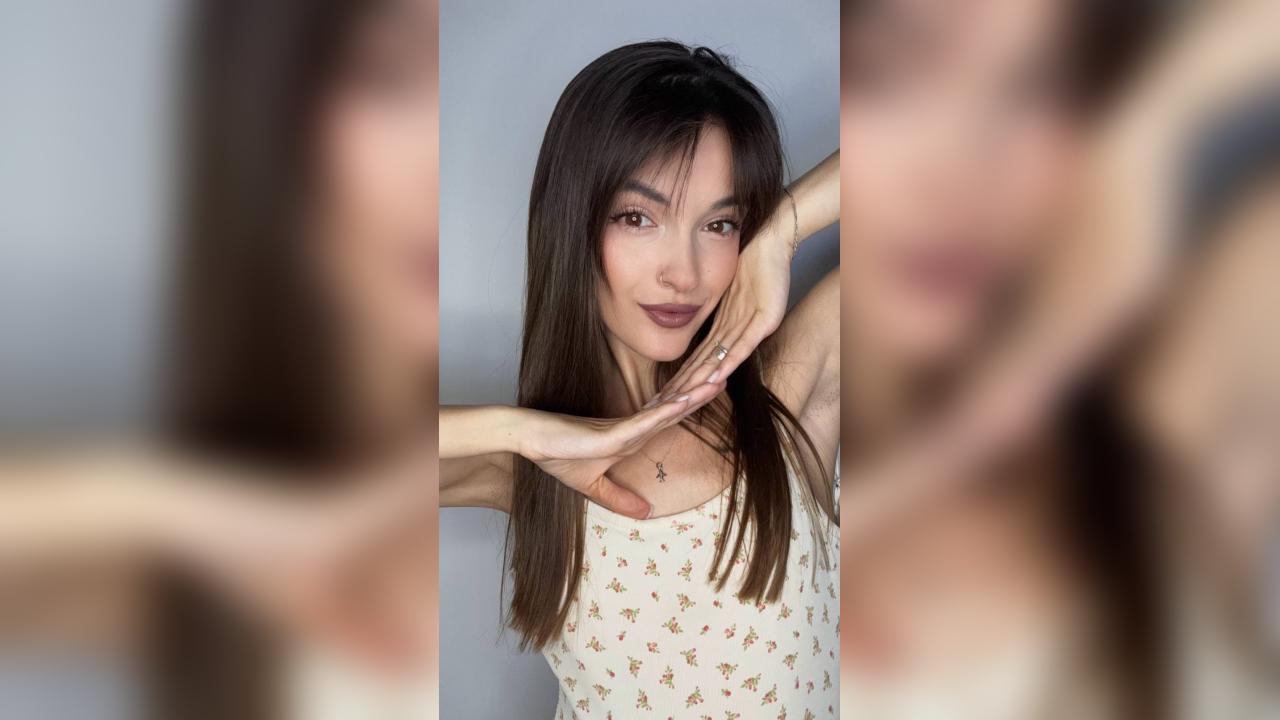 Webcam chat profile for 00FireGirl