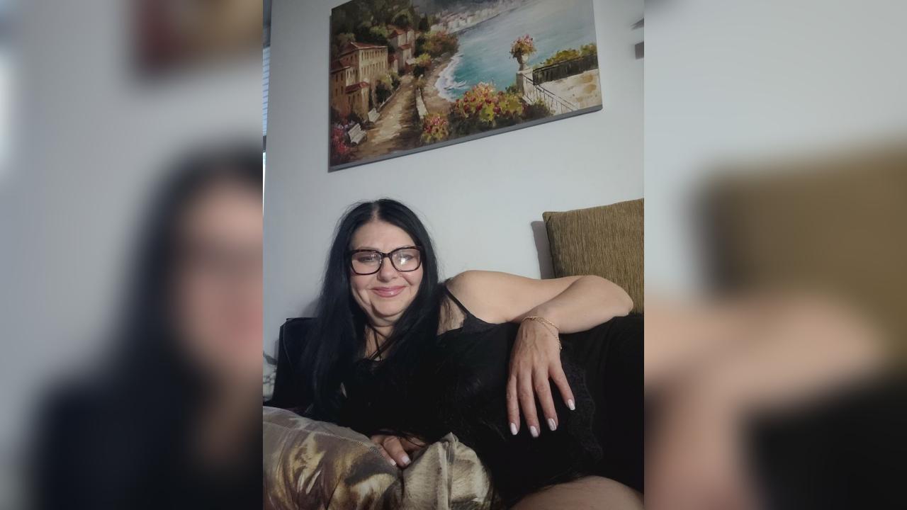 Webcam chat profile for Maurelle: Ask about my Hobbies