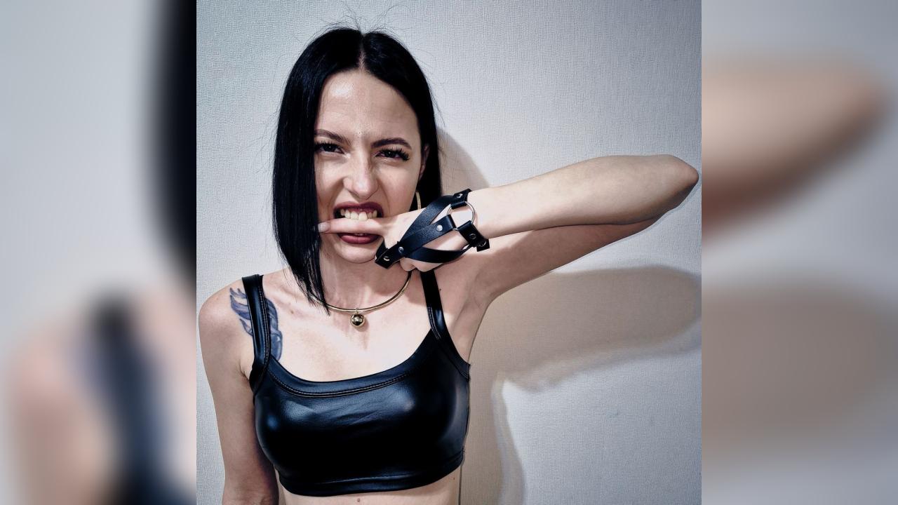 Webcam chat profile for 0AliStrictMiss: Bondage & discipline