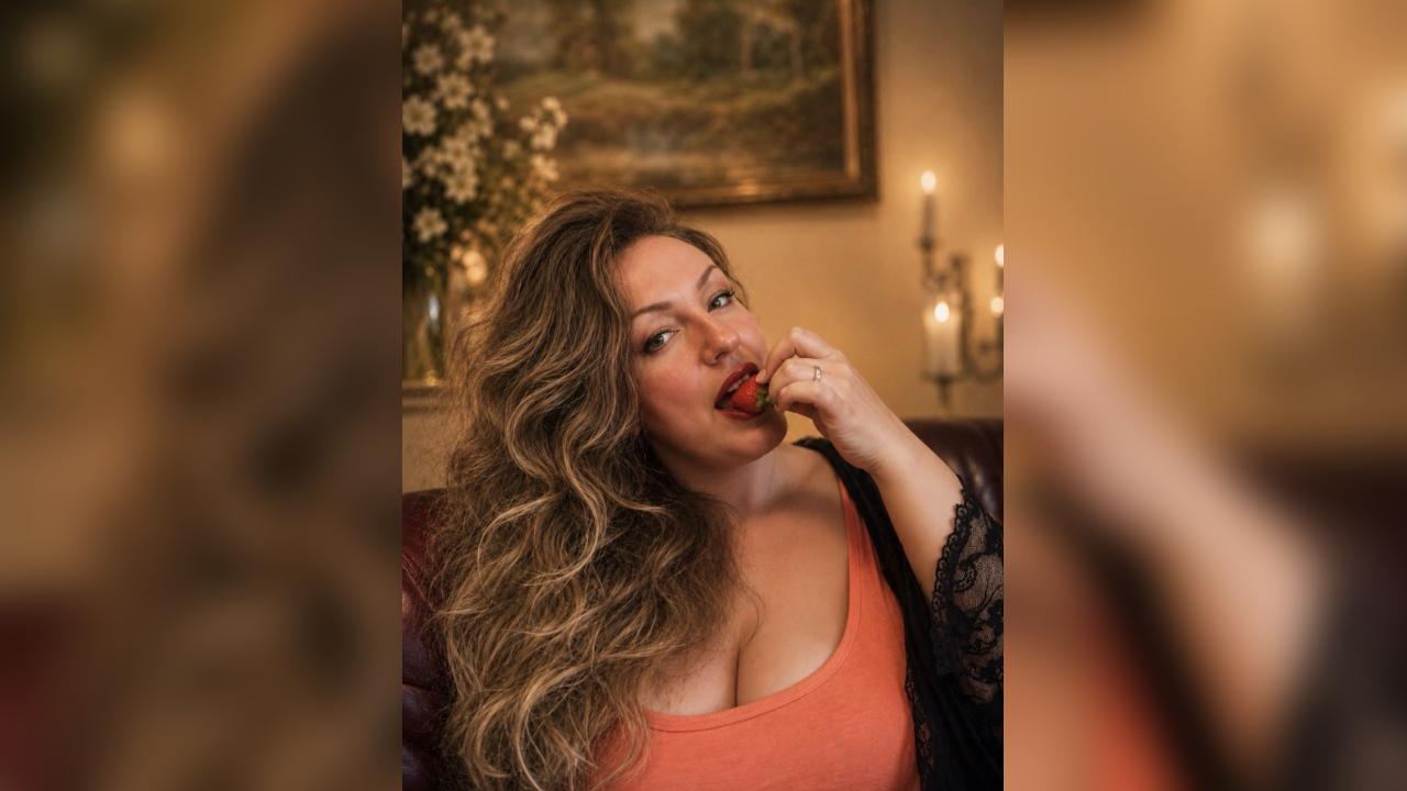 Webcam chat profile for VelvetDiamond: Ask about my Hobbies