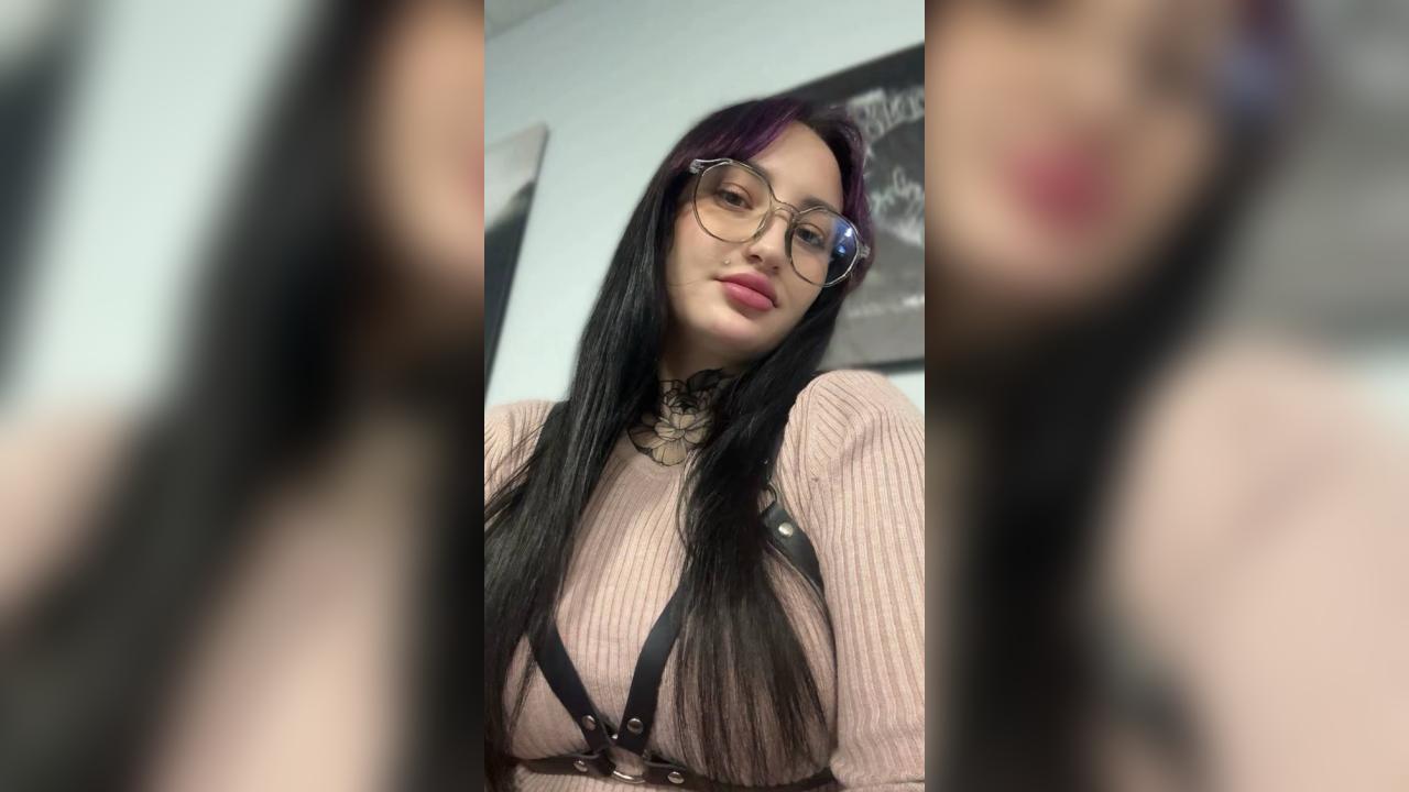 Webcam chat profile for VelvetAura: Ask about my Hobbies