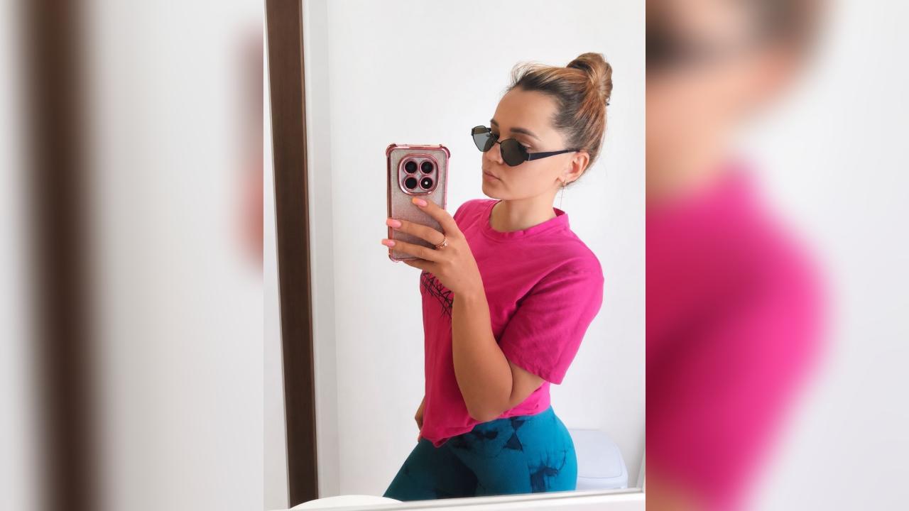 Webcam chat profile for Nensi: Outfits