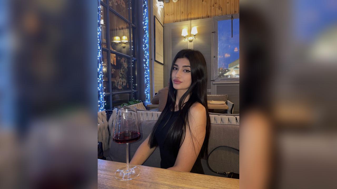 Webcam chat profile for Diva8989: Nails