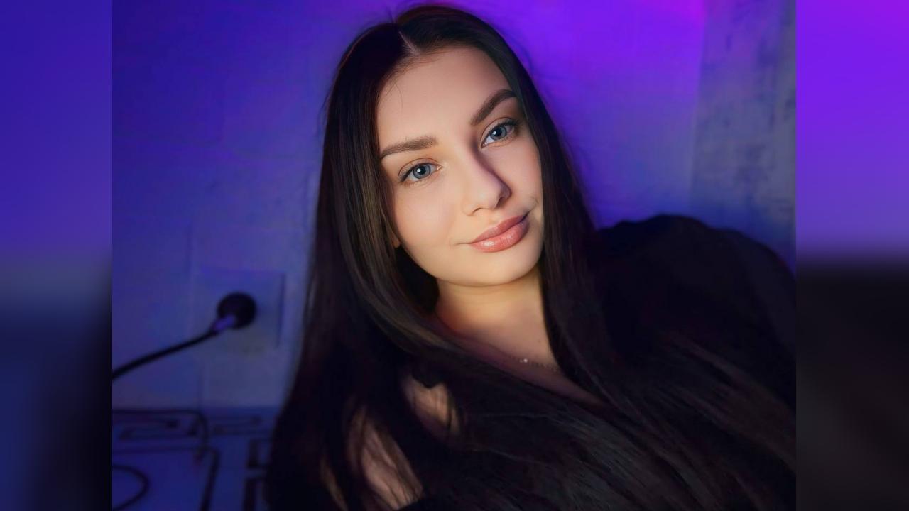 Webcam chat profile for Geneviene: Ask about my Hobbies