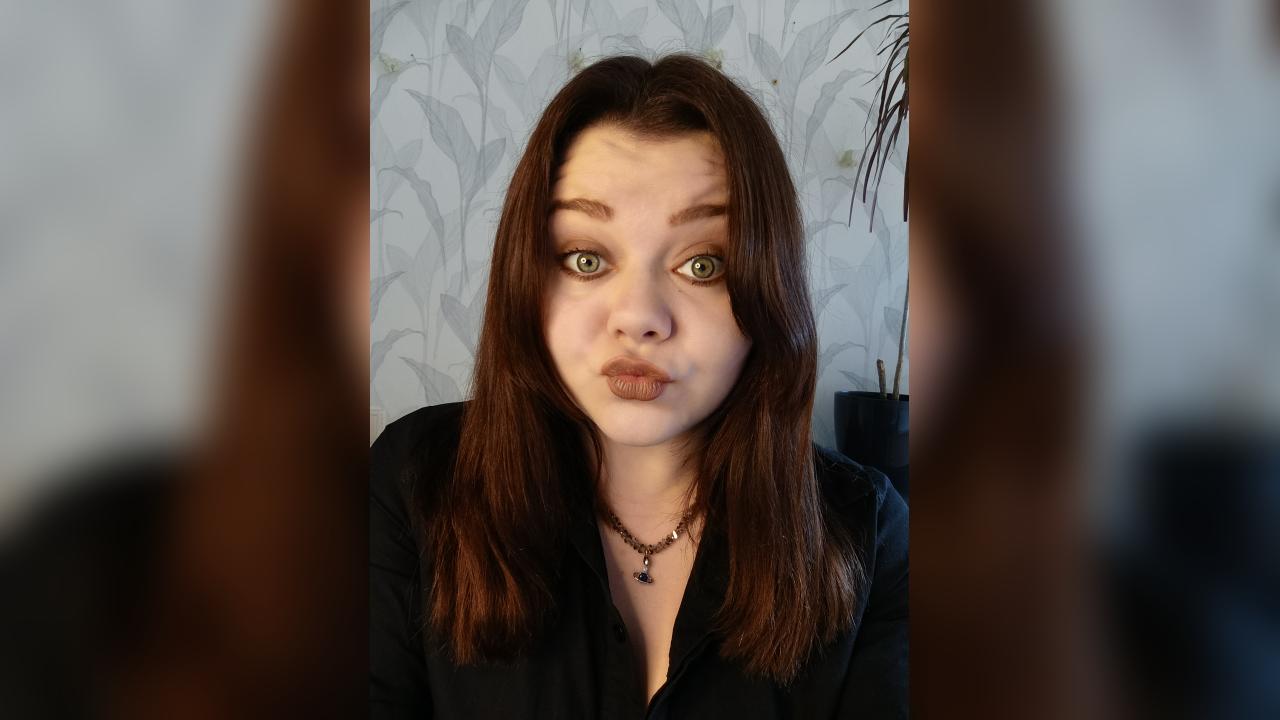 Webcam chat profile for MissTempt: Ask about my Hobbies