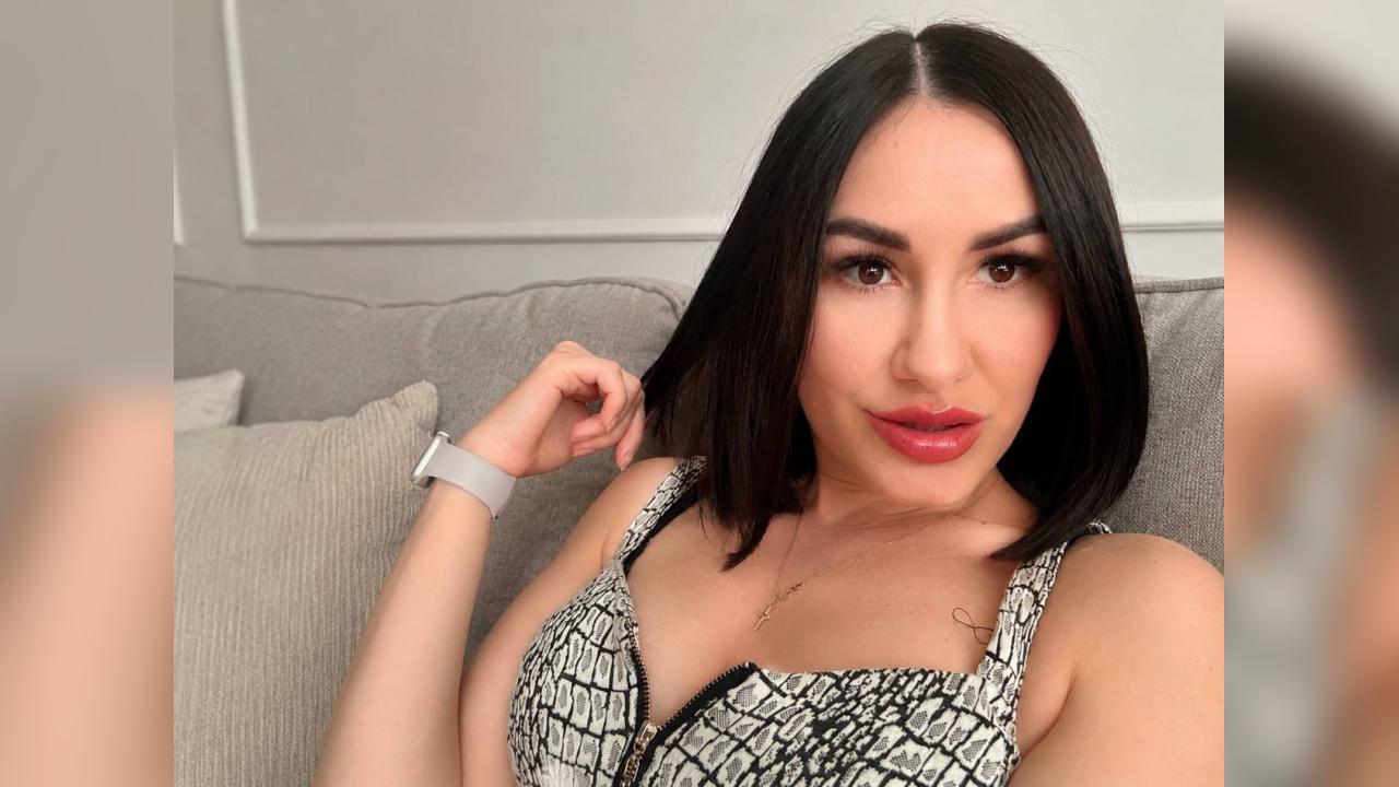 Webcam chat profile for O1riana