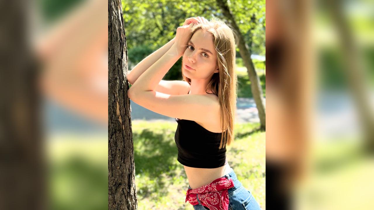 Webcam chat profile for AnnaSweet: Lingerie & stockings