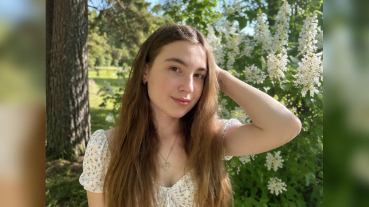 Webcam chat profile for Kirelle: Ask about my Hobbies