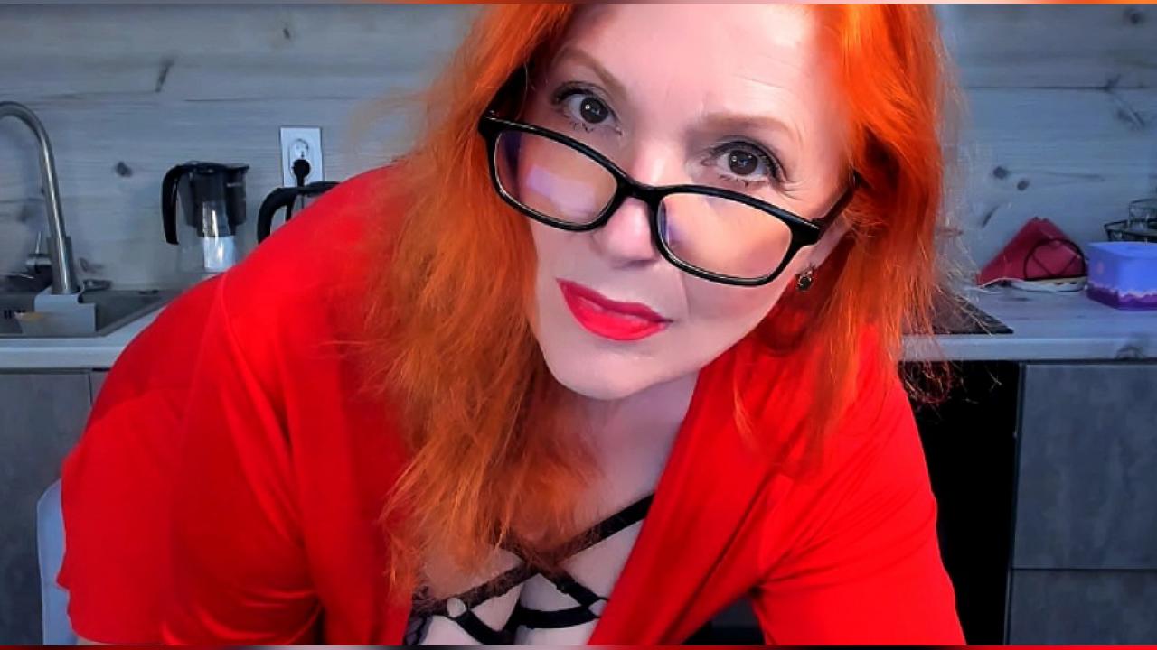 Webcam chat profile for AlmazFireFoxOne: Kissing
